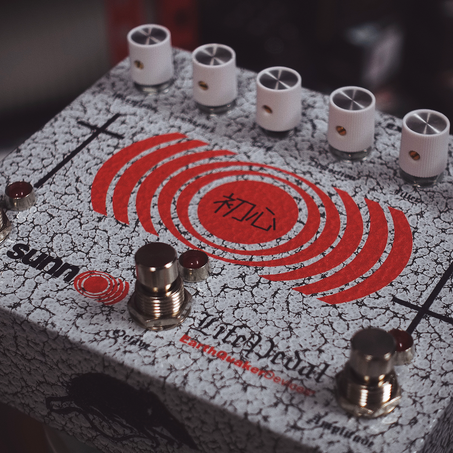 White Black Red Hammered EarthQuaker Devices Life Pedal at Cult FX HQ - detailed