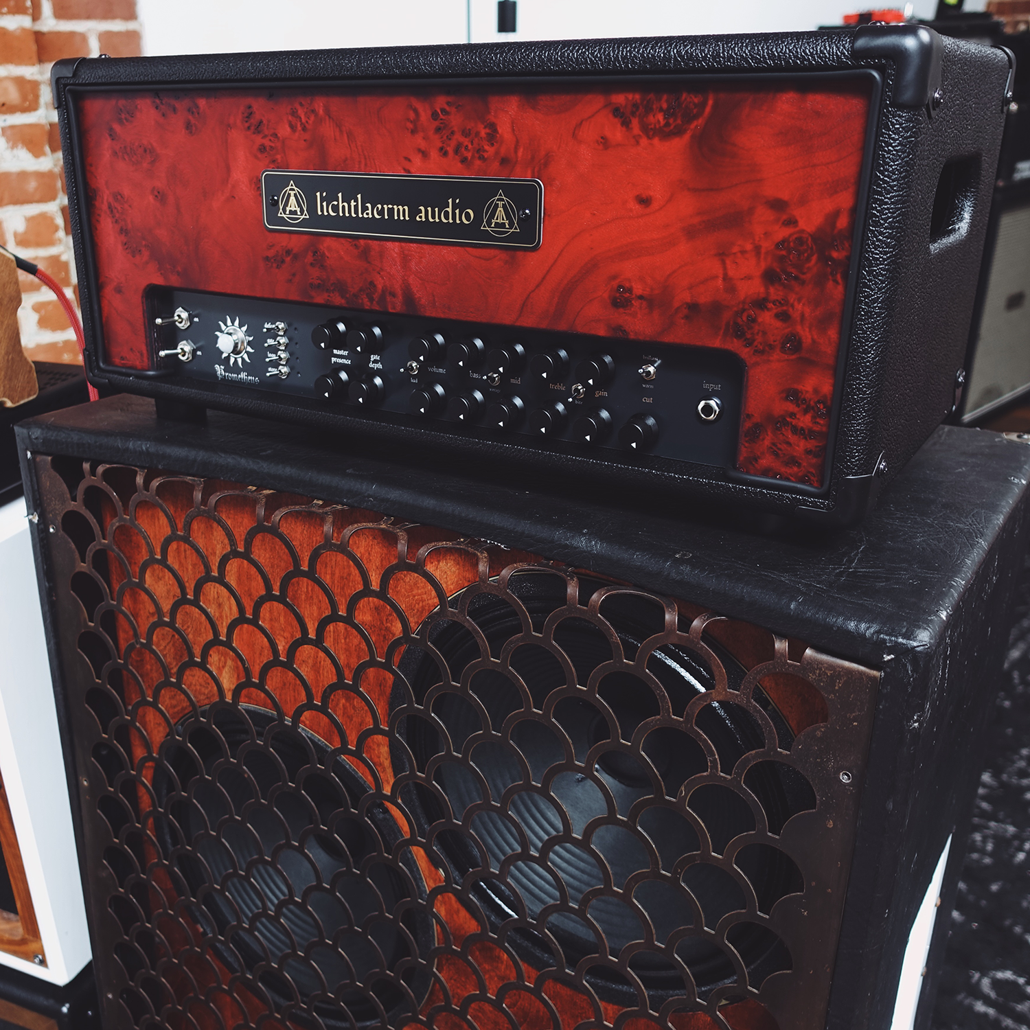 Pre-Order: Lichtlaerm Prometheus 2 Channel Tube Amp for guitars Black and red tone