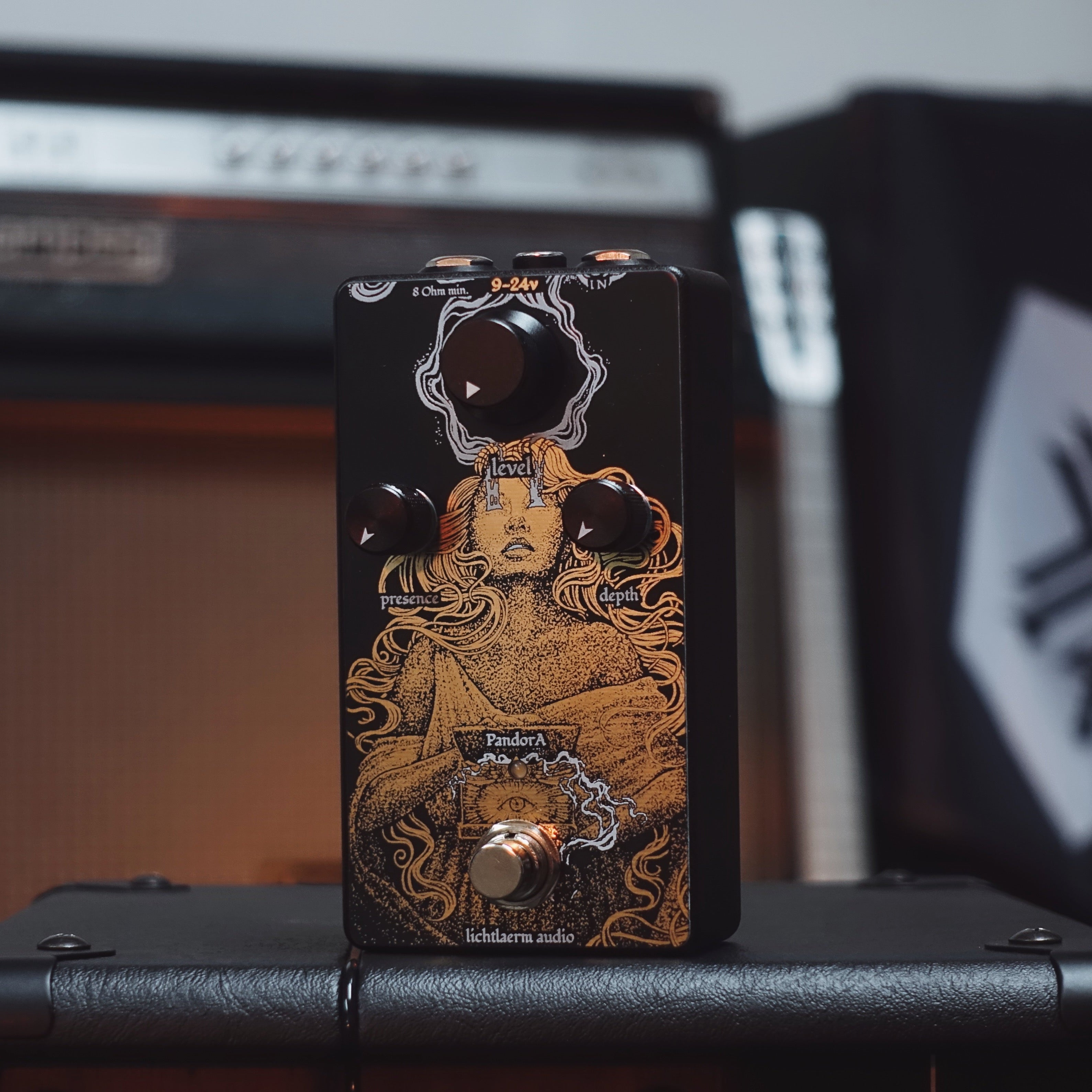 Black gold Power Amp Pedal by Lichtaerm Audio