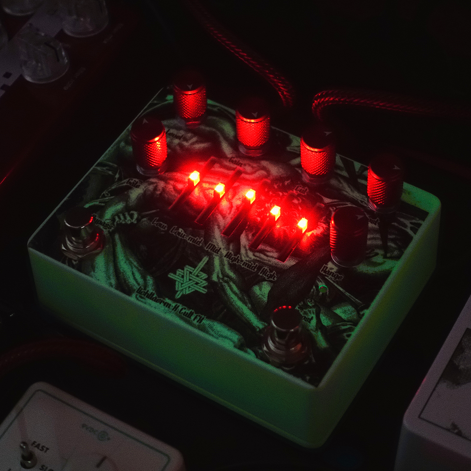 Total Distortion Worship MKII pedal glow in the dark throwback background