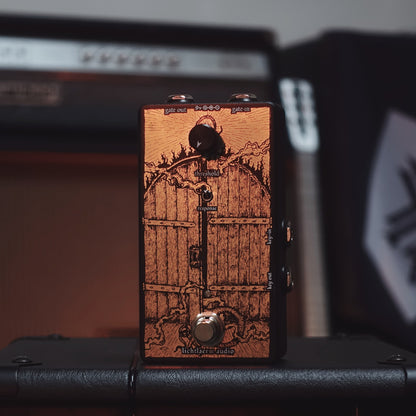 Black and gold Lichtlaerm The Key and The Gate Noise Gate pedal for guitars at Cult FX headquarters